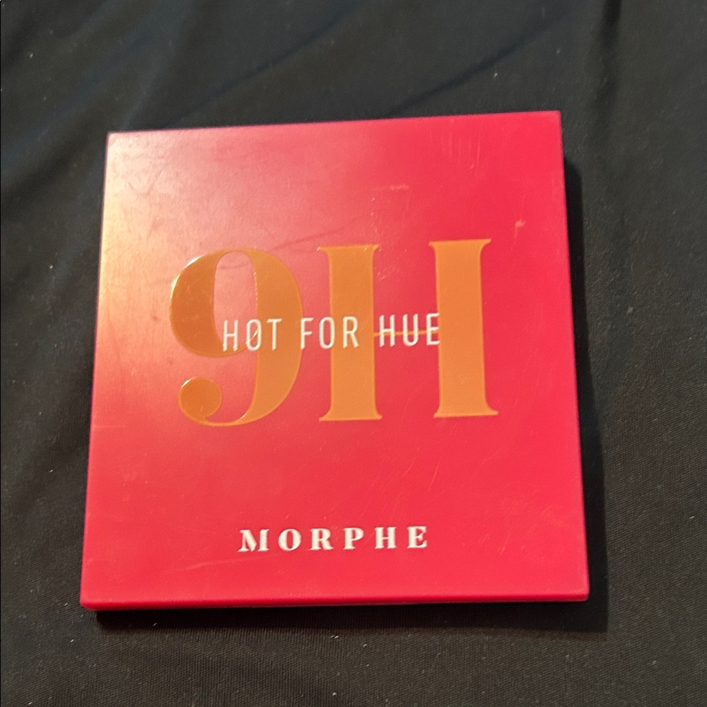Morphe 9H Hot for Hue Palette in Bold Red